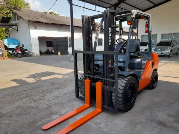 rental forklift Cikarang