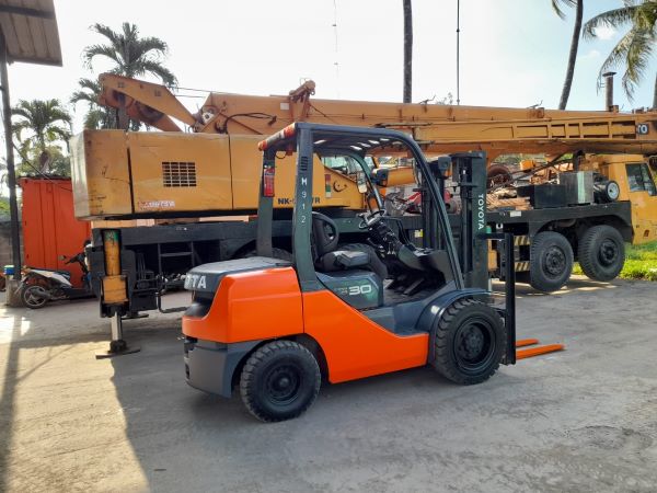 rental forklift